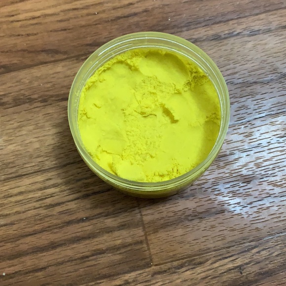 I’m selling a sugar rush cloud sand,it has a scent of birthday cake - Picture 3 of 3